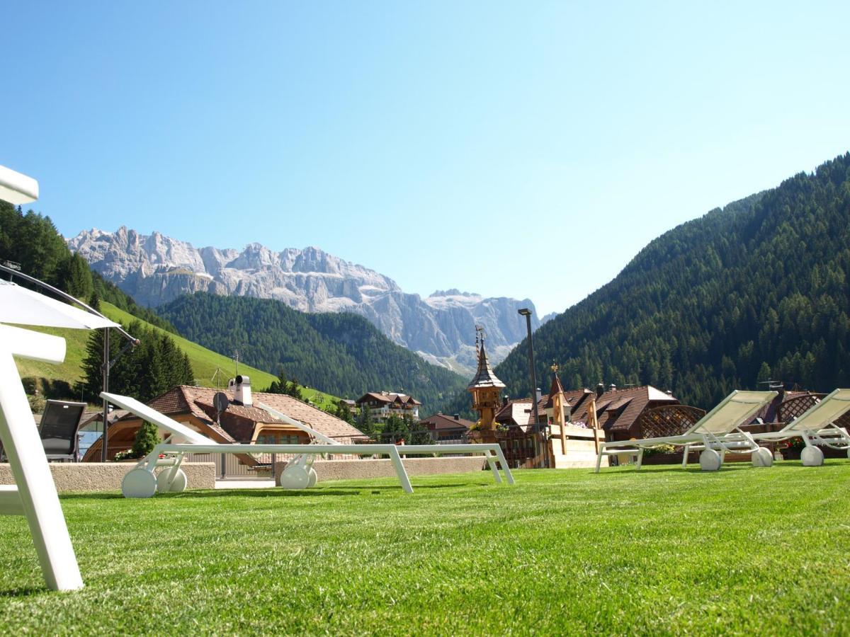 Garni Flurida Bed & Breakfast Selva di Val Gardena Exterior photo