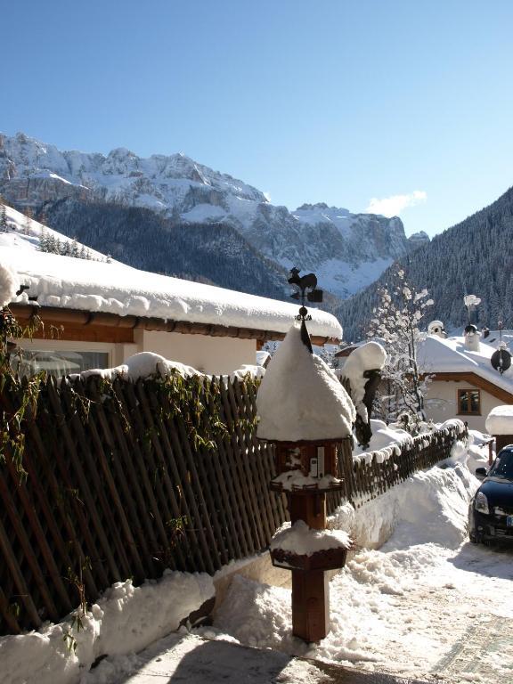 Garni Flurida Bed & Breakfast Selva di Val Gardena Exterior photo