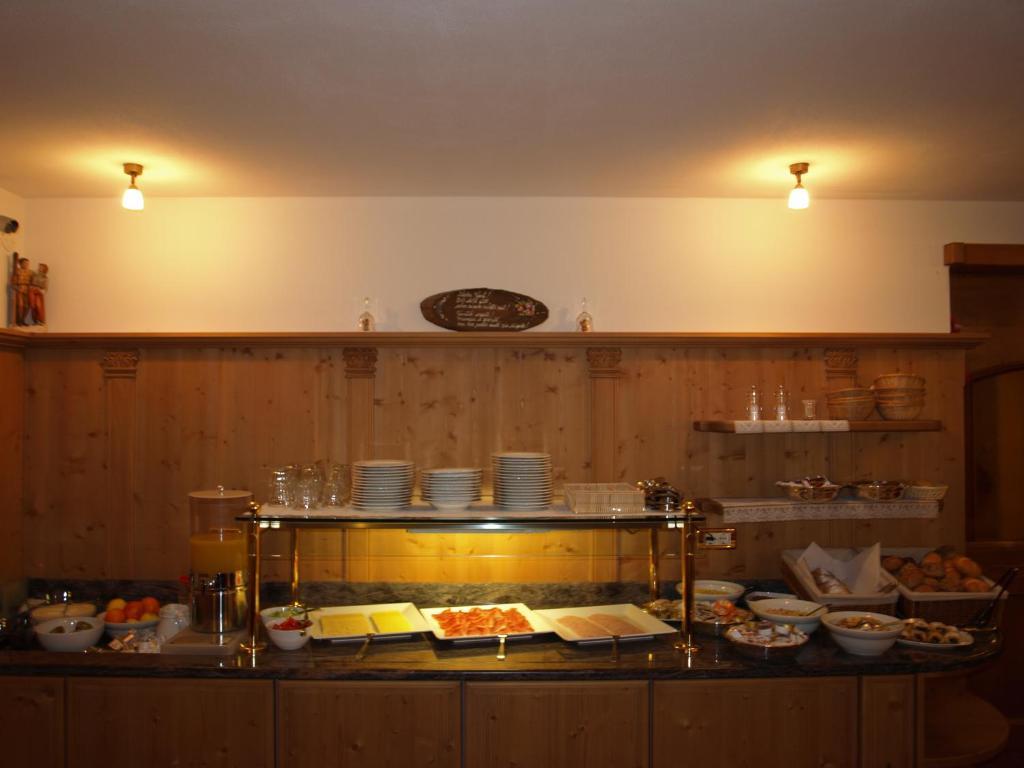 Garni Flurida Bed & Breakfast Selva di Val Gardena Exterior photo