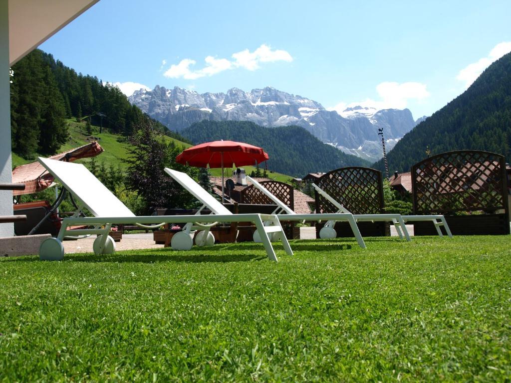 Garni Flurida Bed & Breakfast Selva di Val Gardena Exterior photo